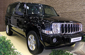 Jeep Commander.   , Lenta.Ru