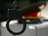 Офицеру полиции инкриминировали ч.3 ст.30 и п."а" ч.2 ст.228.1 (покушение на незаконный сбыт наркотических средств, совершенное группой лиц по предварительному сговору)