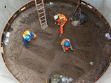 Строители скоростной железной дороги Crossrail обнаружили массовое захоронение жертв бубонной чумы, также известной как "черная смерть", при прокладке тоннеля в Лондоне