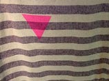      Urban Outfitters  - ,     ,       