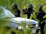 Полиция Таиланда арестовала четырех предполагаемых "работорговцев", которые совершали преступления в отношении беженцев, содержавшихся в особом лагере. Уже найдены десятки тел погибших людей