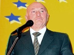 Юрий Лужков, фото Юлии Вишневецкой, Лента.Ру Юрий Лужков, фото Юлии Вишневецкой, Лента.Ру