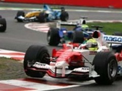 Кадр с сайта toyota-f1.com Кадр с сайта toyota-f1.com