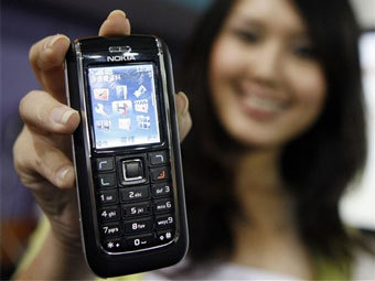 Nokia 6151   Nokia Connection.  AFP