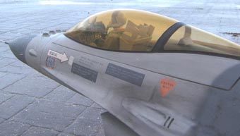 F-16  .    avonds.com