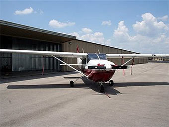 Cessna 210.    jimtrustycfi.com