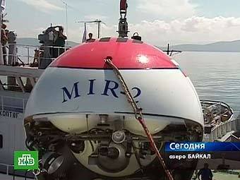"Мир-2" перед погружением. Кадр телеканала НТВ "Мир-2" перед погружением. Кадр телеканала НТВ