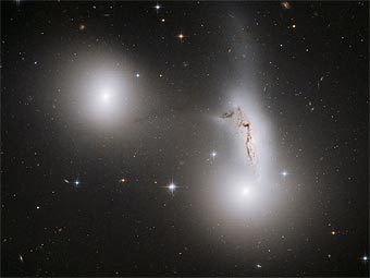   ""   .    NGC 7173  NGC 7176    NGC 7174.  NASA, ESA, and R. Sharples (University of Durham)