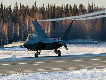 Истребитель F-22 Raptor. Фото с сайта www.solcomhouse.com