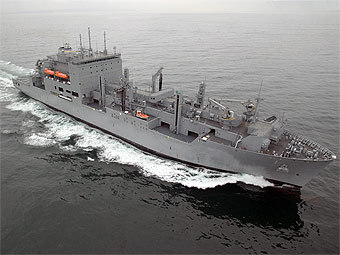 Военно-транспортный корабль США "Льюис и Кларк". Фото с сайта navy.mil
