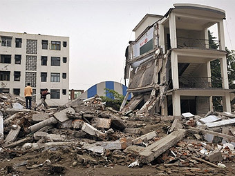 Последствия землетрясения в провинции Сычуань. Фото ©AFP
