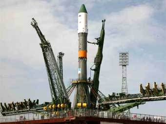Ракета-носитель "Союз-У" с кораблем "Прогресс" на стартовой площадке. Фото Роскосмоса 