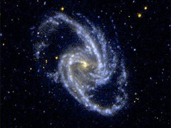  NGC 1365.  NASA/JPL-Caltech/SSC/GALEX