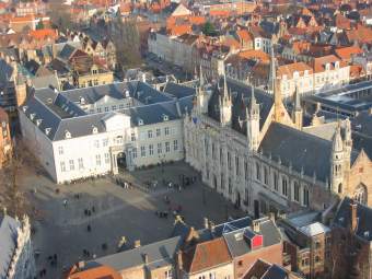   .  Donarreiskoffer    Wikimedia Commons