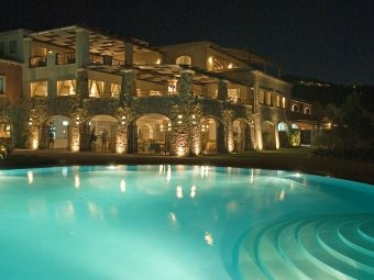  Colonna Pevero  .      Iti Hotels