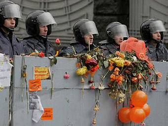     , 2004 .  Reuters