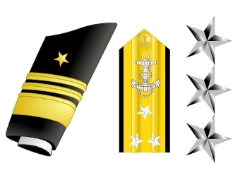 Нарукавный знак, погон и металлический знак вице-адмирала ВМС. Изображение с сайта defenselink.mil