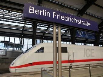   ICE    .  ©AFP