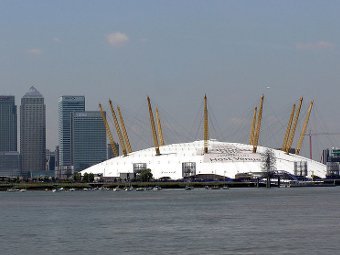  O2.  Adrian Pingstone   wikimedia.org