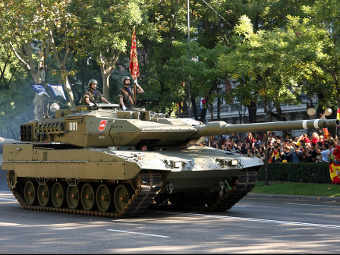 Leopard 2E.    militaryphotos.net