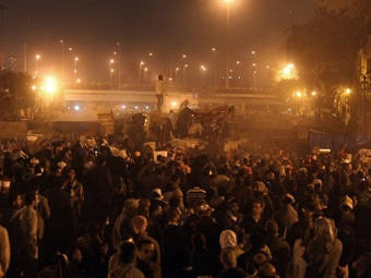     2 .  ©AFP