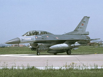 F-16 Block 40.    cavok-aviation-photos.net