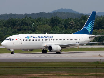 B737-400  Garuda.    surclaro.com