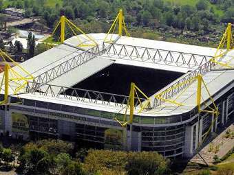  SIGNAL IDUNA PARK.    stadiumvibe.com