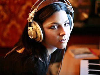  ,    Evanescence