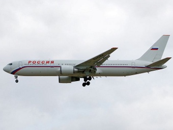 Boeing-767-300  "".   Raptor95   ru.wikipedia.org