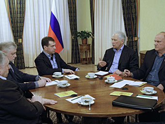          2010 .   ,  