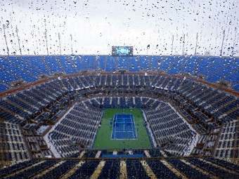       8 .  ©AFP