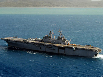     " " (USS Iwo Jima).    ©AFP